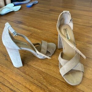 Steve Madden Saraii Heels Suede Leather Size 8M Beige